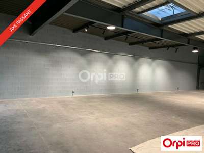 Local commercial 670m² à vendre à Valence