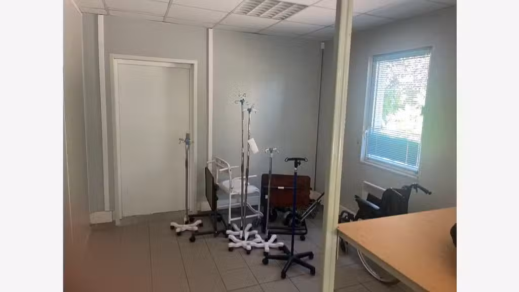 A vendre bureaux entrepôt 440m² Valence Briffaud