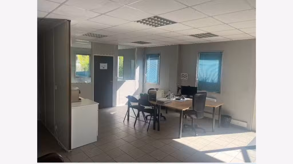 A vendre bureaux entrepôt 440m² Valence Briffaud