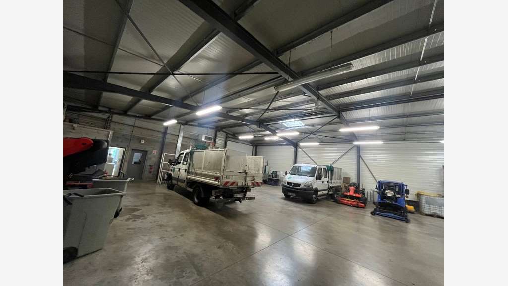 LOCAL D'ACTIVITE 650 M² - VALENCE
