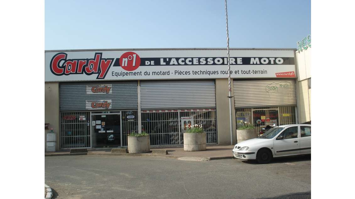 AV local commercial 702m² à Valenton Sablonnière