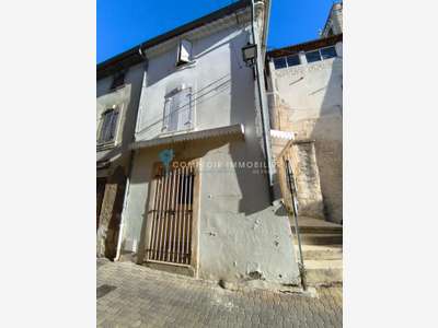 AV maison de village avec local à Vallabrègues