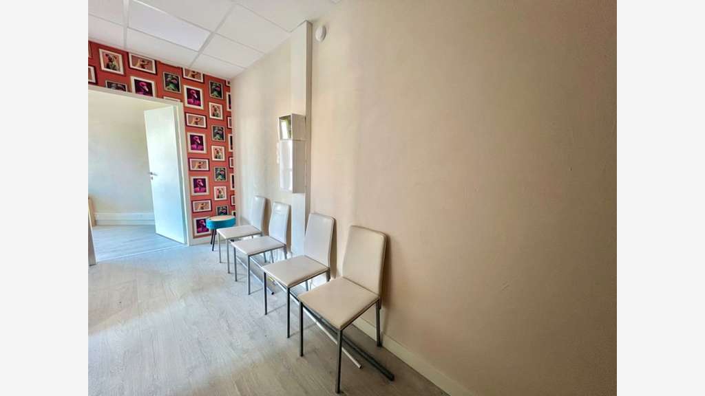 Local professionnel neuf 44m² à vendre à Vallières