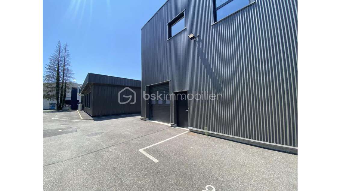 AV travées artisanales 80m² Vallières-sur-Fier