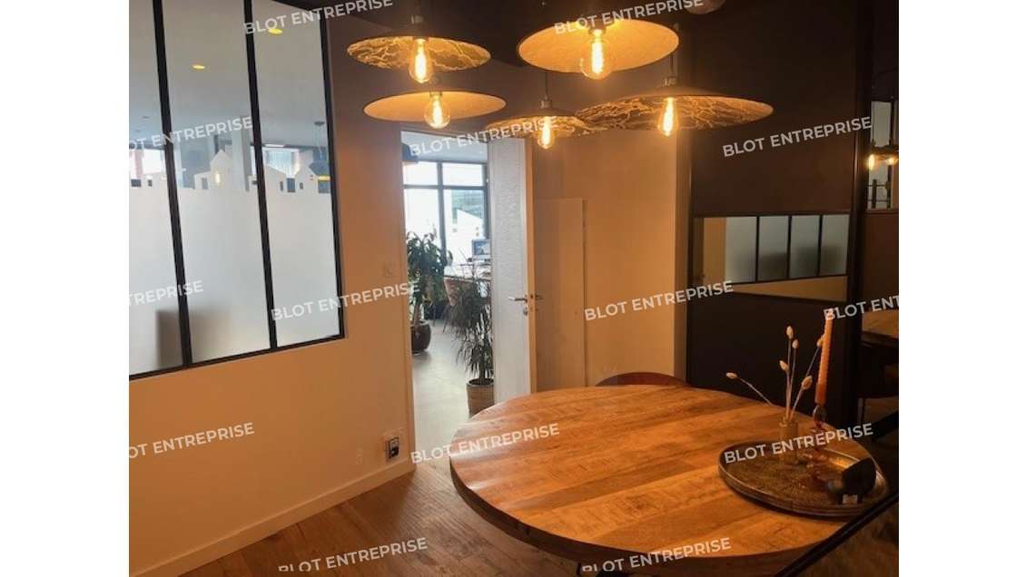 A vendre à louer local commercial 75m² à Vannes