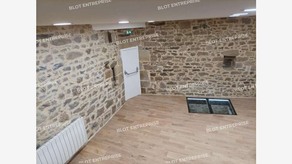 A vendre local commercial de 90m² à Vannes centre
