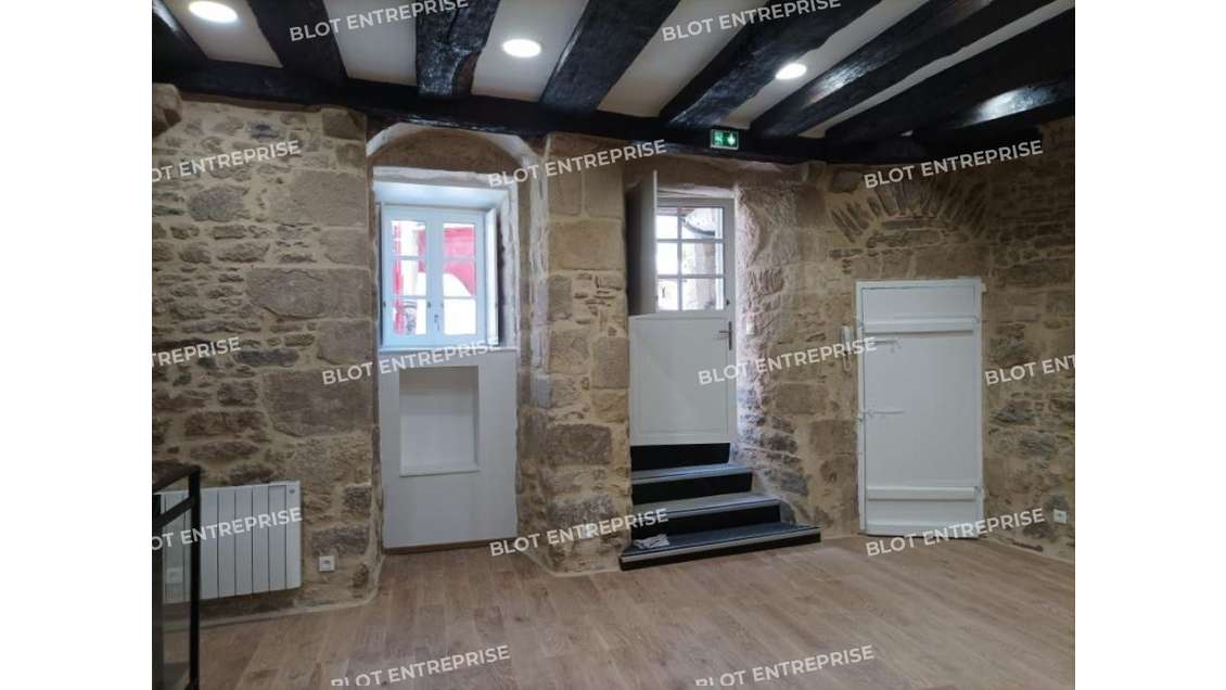 A vendre local commercial de 90m² à Vannes centre