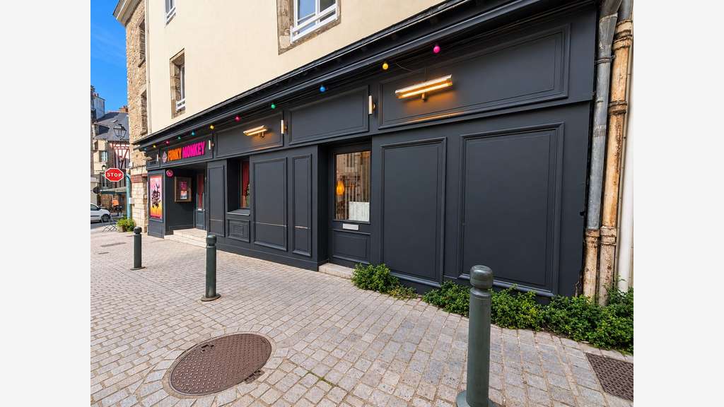AV local commercial 114m² centre historique Vannes
