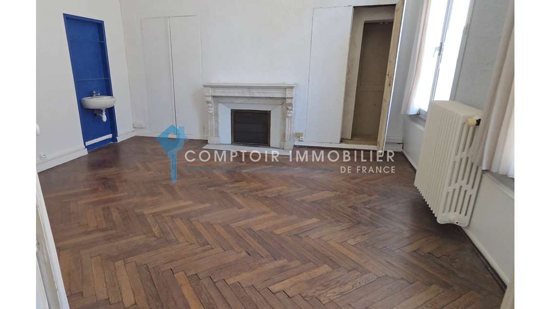 CENTRE VILLE VAUVERT. LOCAL PROFESSIONNEL 45 M² 2