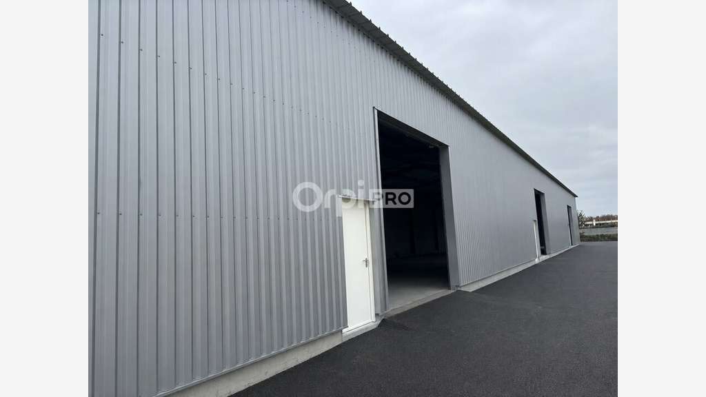 Local d'activité de 690m² à vendre à Vedène