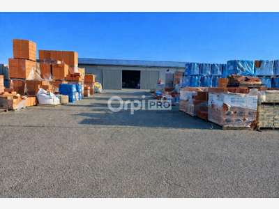 Local commercial de 1427m² à vendre à Vedène