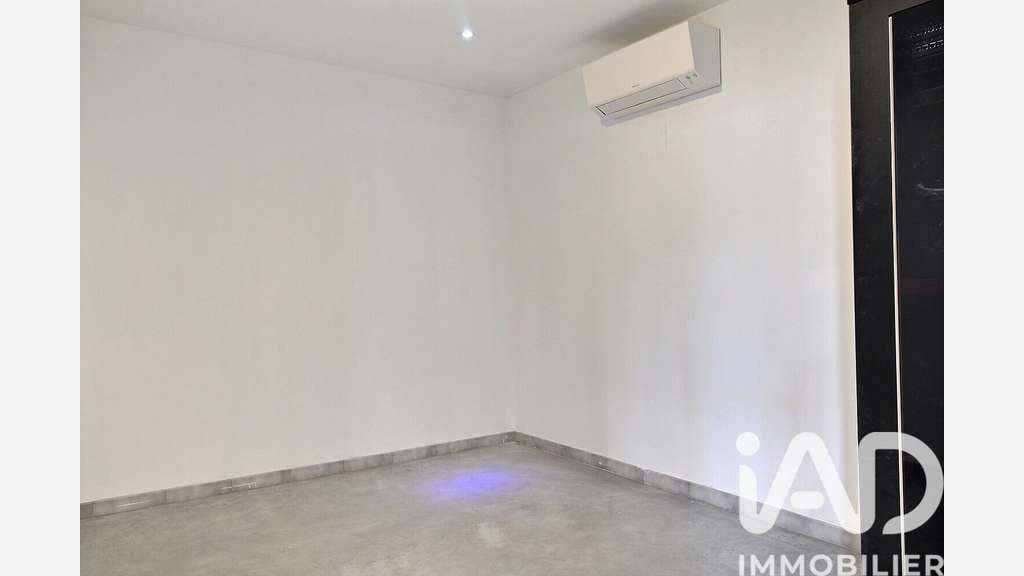Vente local commercial 153m² à Vedène