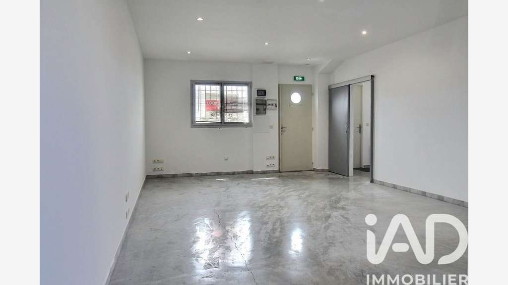 Vente local commercial 153m² à Vedène