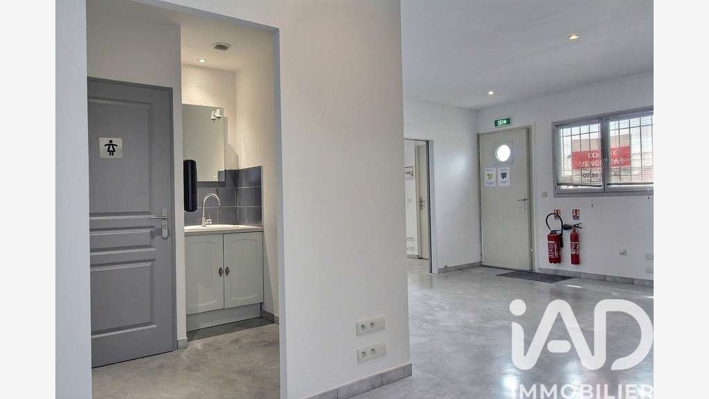 Vente local commercial 153m² à Vedène