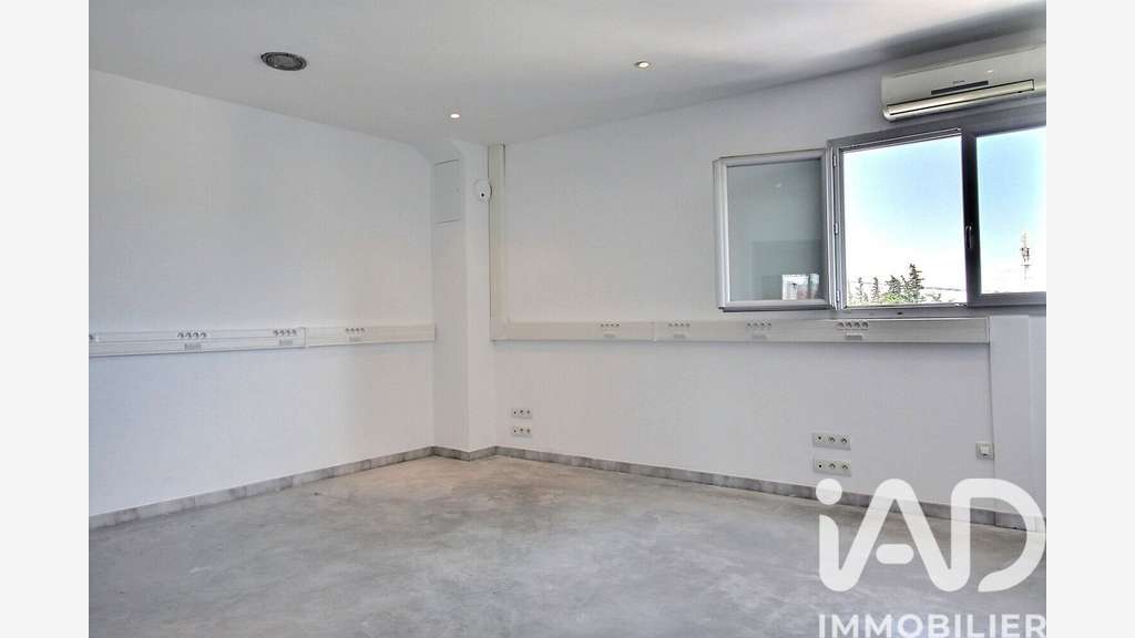 Vente local commercial 153m² à Vedène