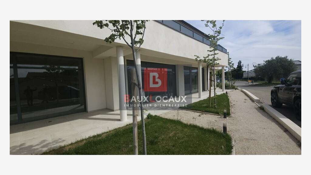 Local commercial 40m² à vendre à Velleron
