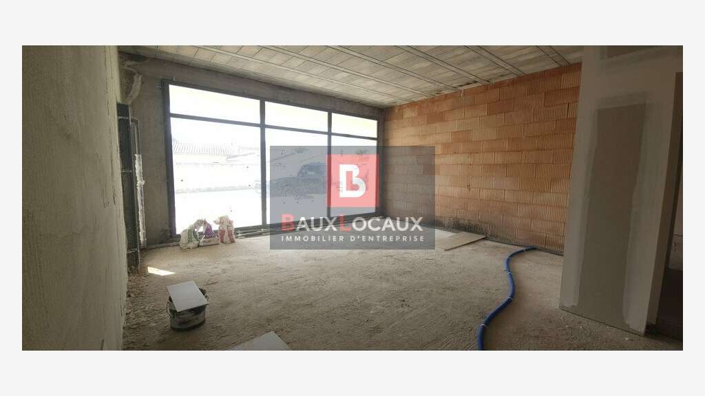 Local commercial 40m² à vendre à Velleron