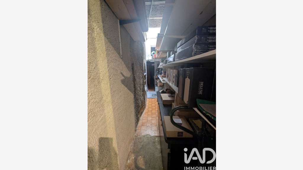 Cède local commercial 133m² à Vendôme rue piètonne