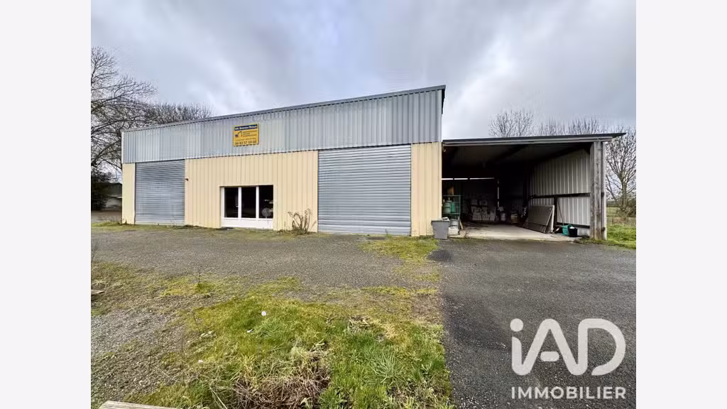 Vente local commercial de 300m² proche Vernantes