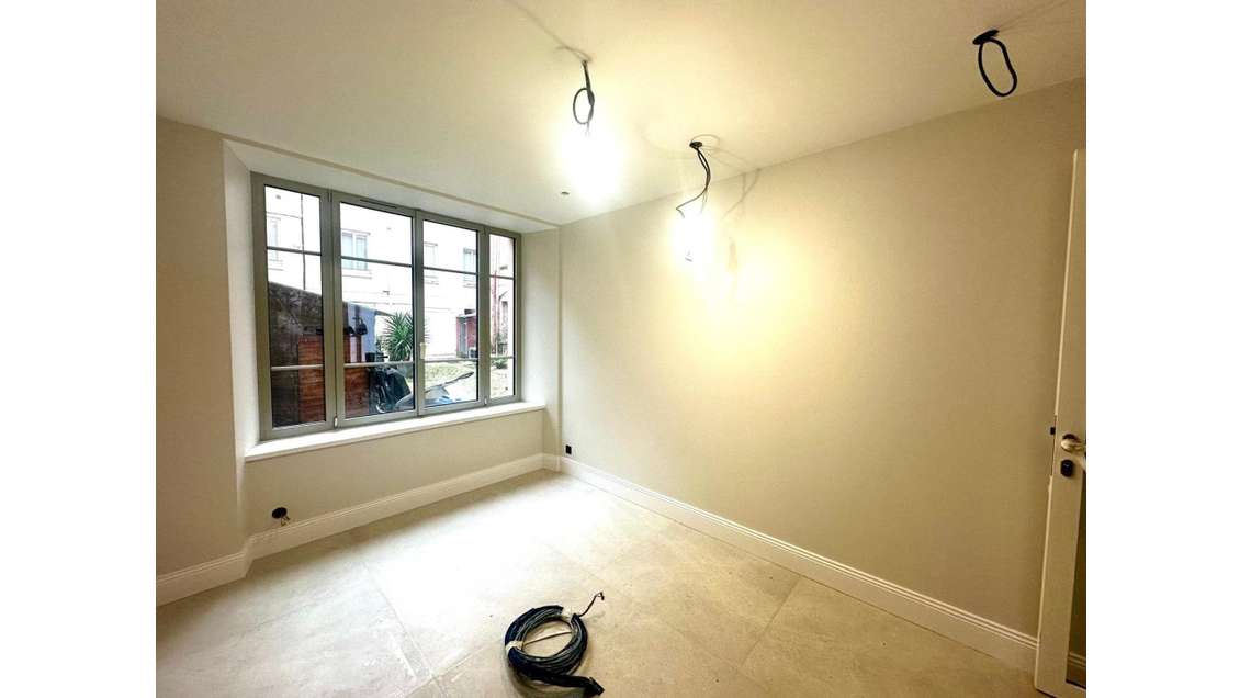AV local commercial 40m² au coeur de Saint Louis 