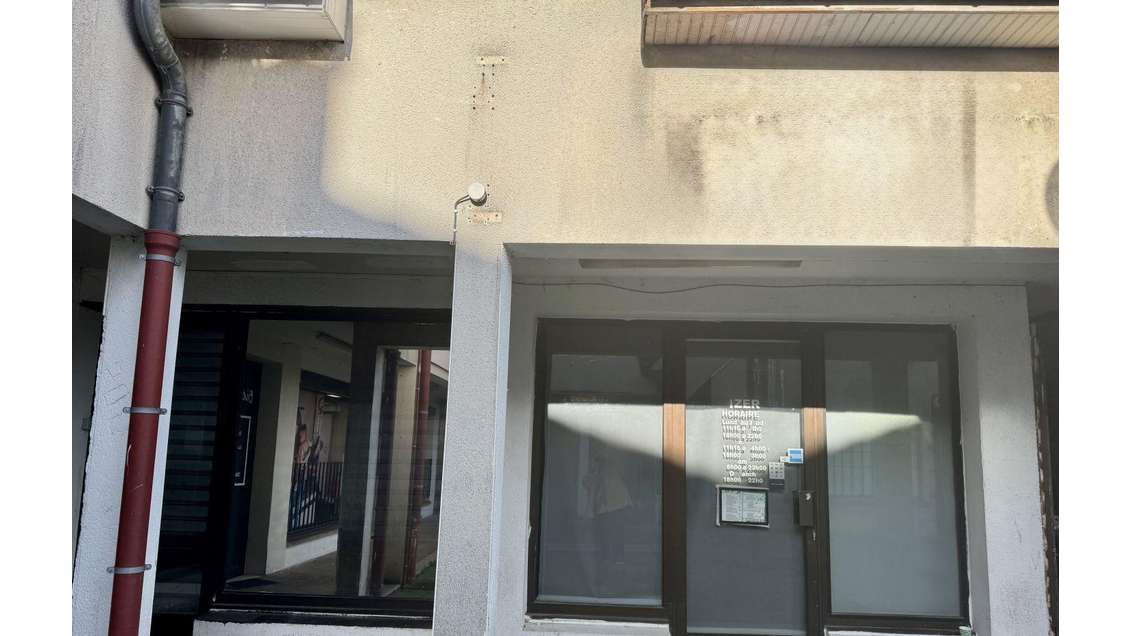 Vente murs commerciaux 26m² à Vert-Saint-Denis