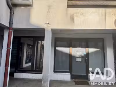 Vente local commercial 26M² à Vert-Saint-Denis