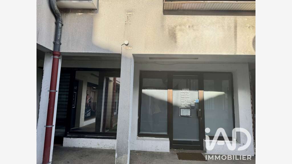 Vente local commercial 26M² à Vert-Saint-Denis