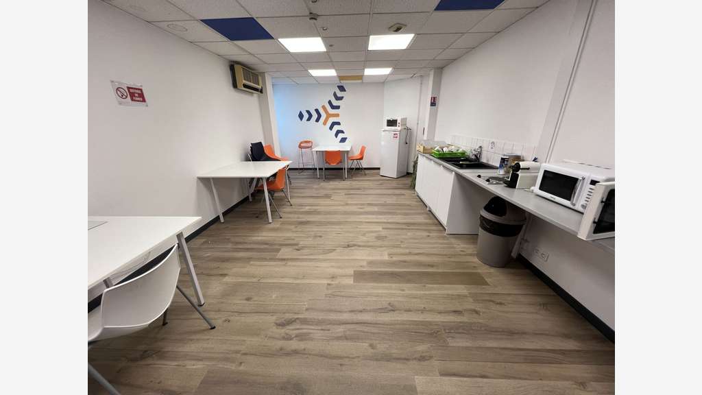 A vendre local 4090m² en partie loué à Vertou
