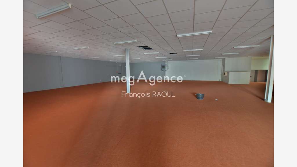 Vente bâtiment commercial 900m² visib élevée Vézac