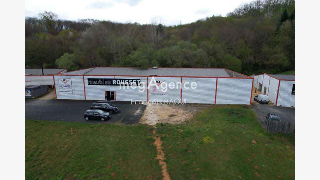 Vente bâtiment commercial 900m² visib élevée Vézac