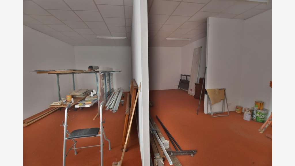 Vente local commercial 330m² très visible à Vézac
