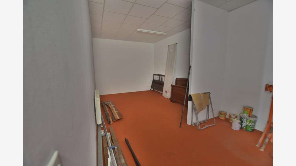 Vente local commercial 330m² très visible à Vézac