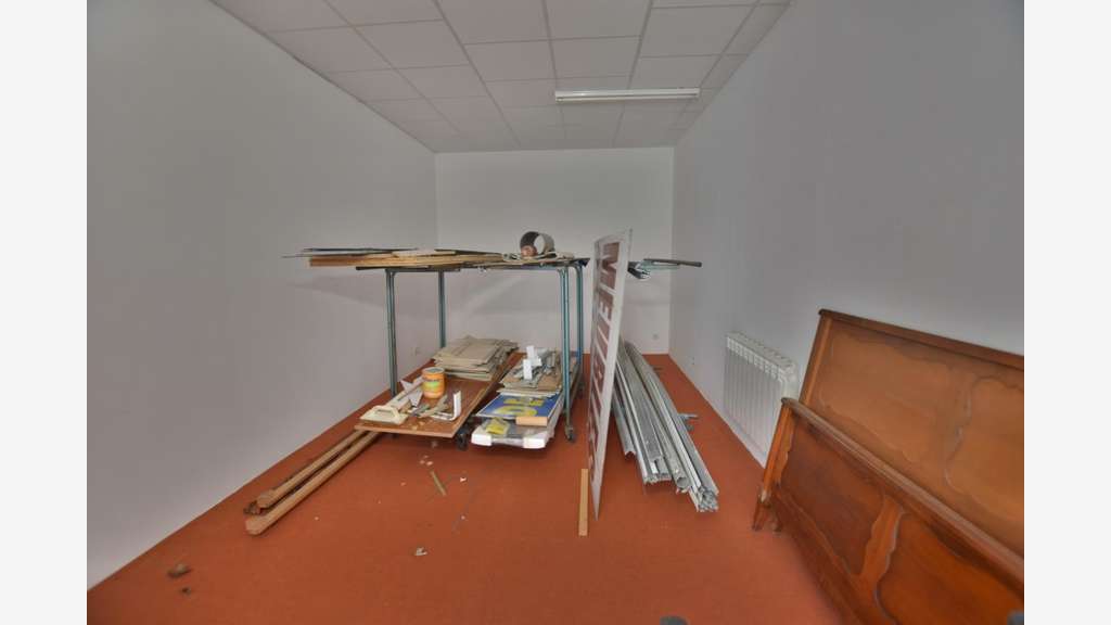 Vente local commercial 330m² très visible à Vézac