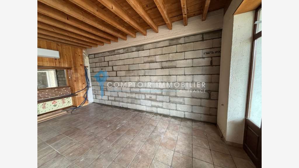 A vendre local commercial libre 95m² à Vézeronce