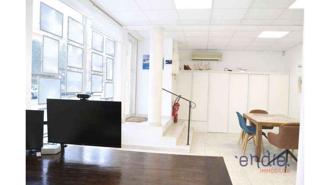 AV murs commerciaux idéalement situés à Cavalaire