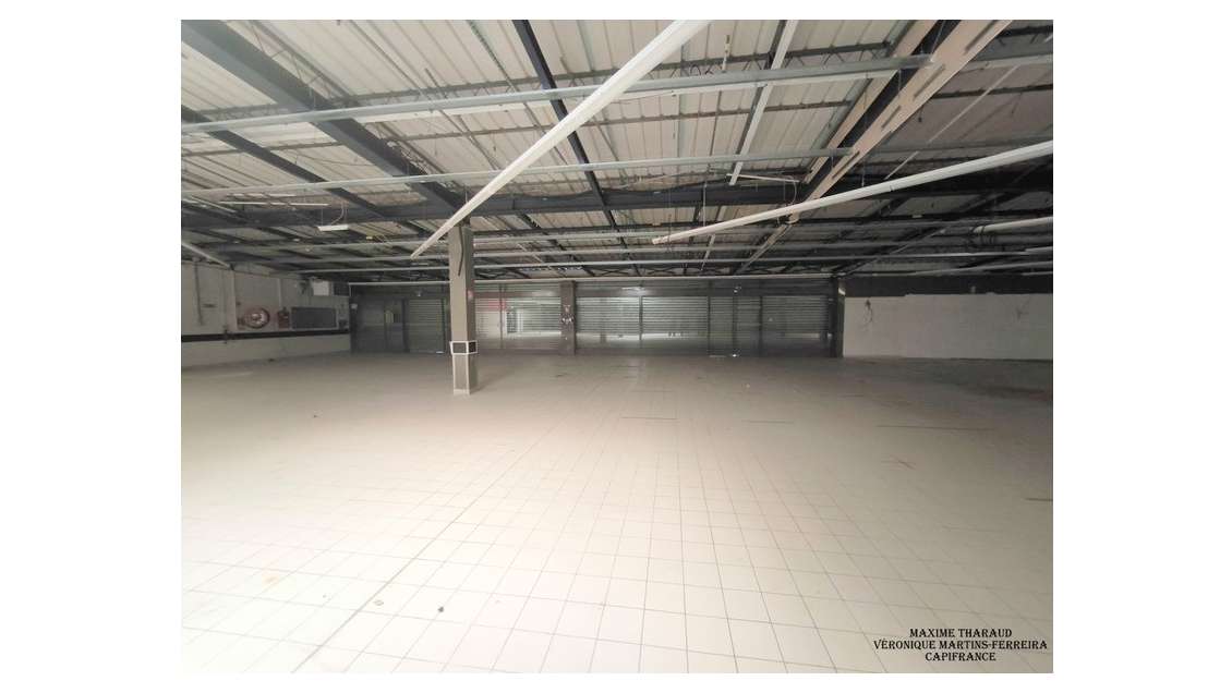 Local commercial 1481m² à vendre sur Vierzon