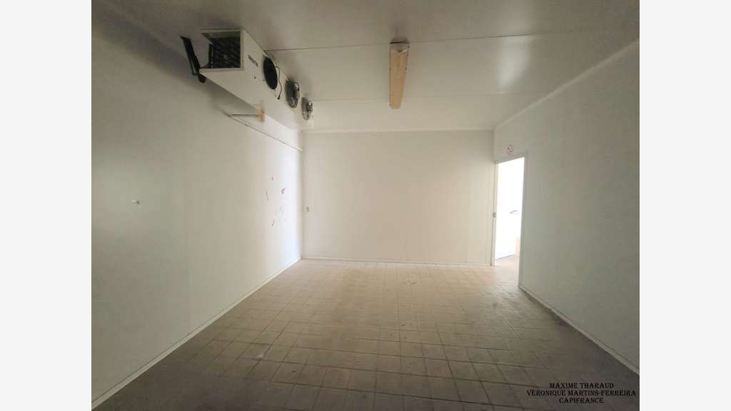 Local commercial 1481m² à vendre sur Vierzon