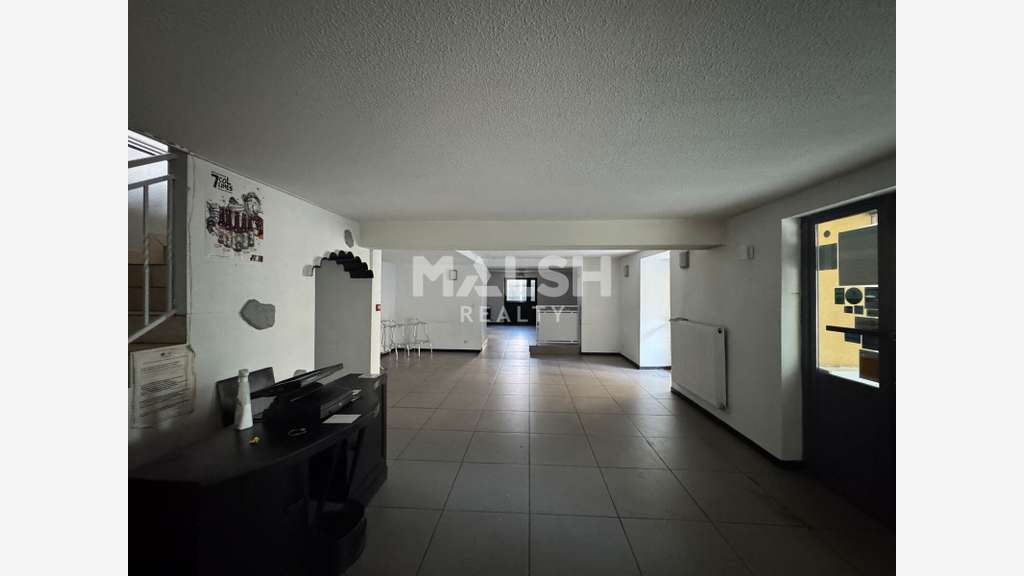A vendre bureaux 250m² et 7 parkings à Villars