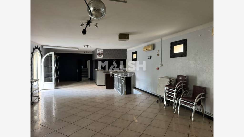 A vendre bureaux 250m² et 7 parkings à Villars