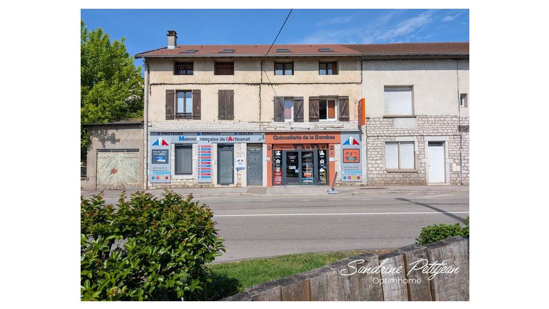 Local 332m² à vendre emplacement N°1 à Villars