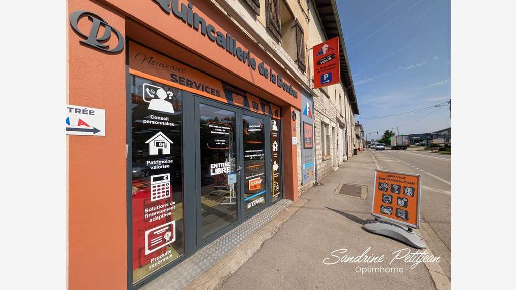 Local 332m² à vendre emplacement N°1 à Villars
