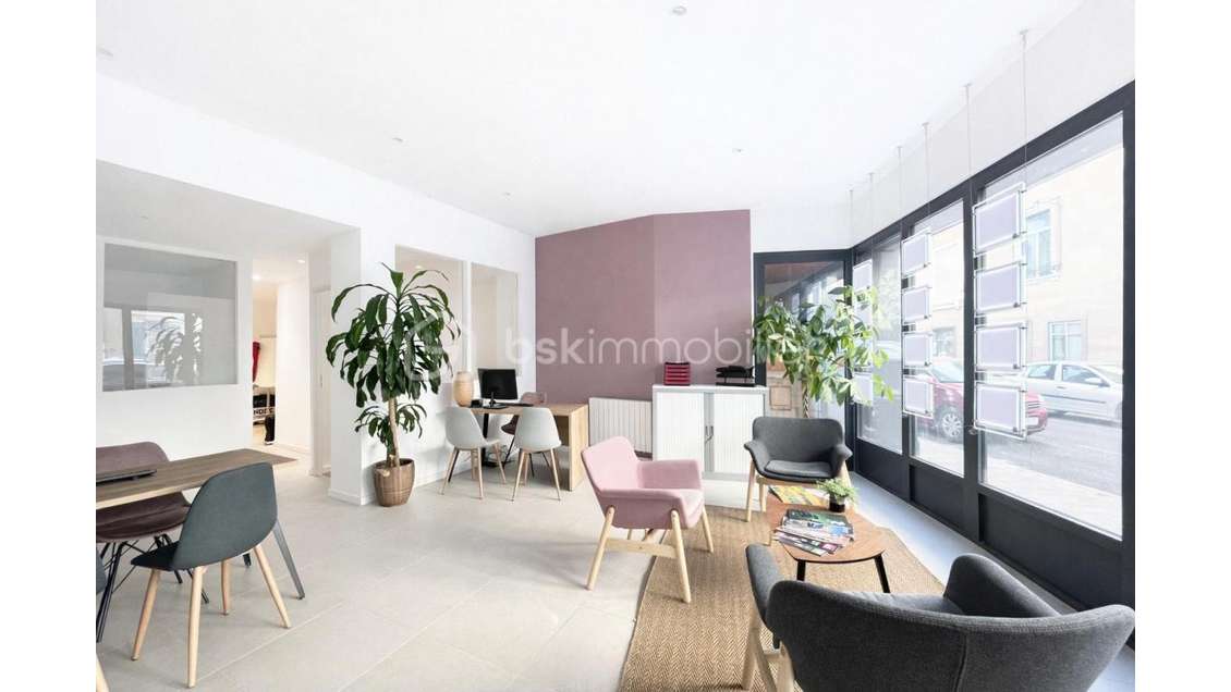 Local rénové emplacement N°1 centre Villefranche