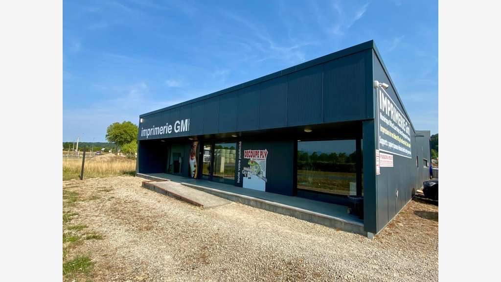 Bâtiment commercial 400m2