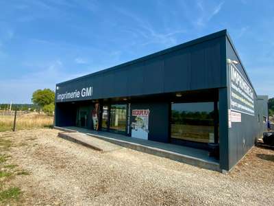 Bâtiment commercial 400m2