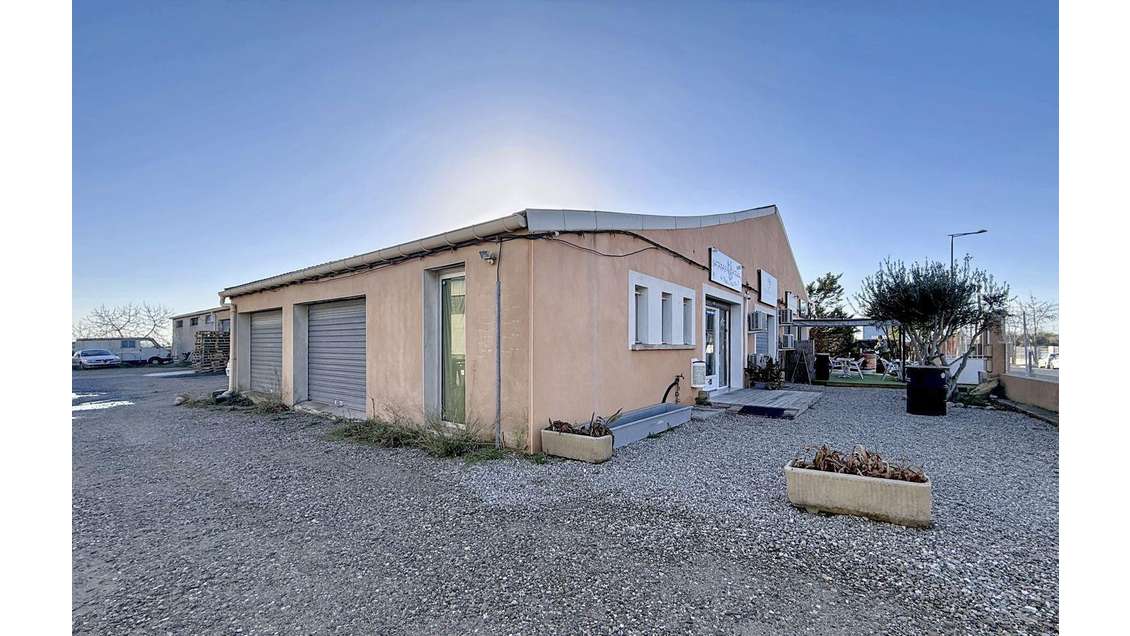 AV local artisanal 850m² à Villeneuve-lès-Béziers