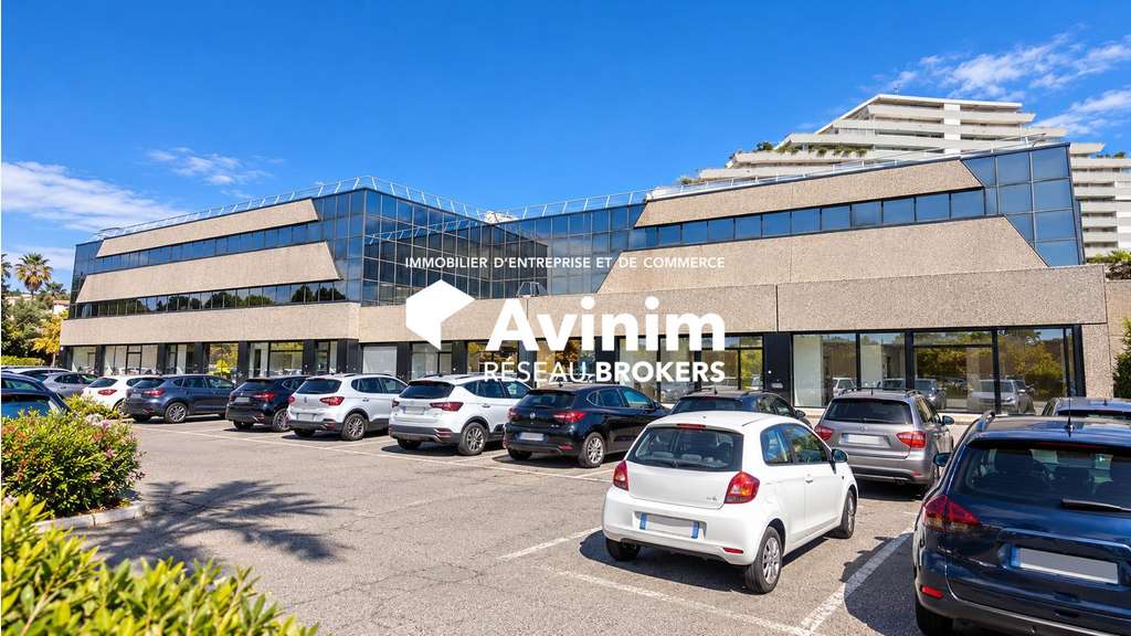 Villeneuve-Loubet – Ensemble de murs commerciaux e