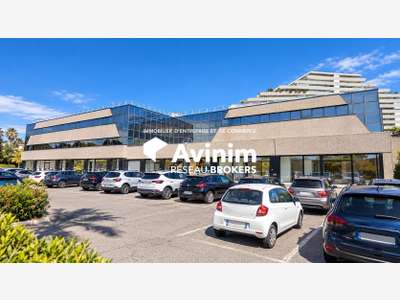Villeneuve-Loubet – Ensemble de murs commerciaux e