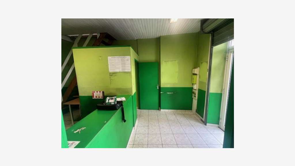 Vente local de garage à Villeneuve-sur-Lot