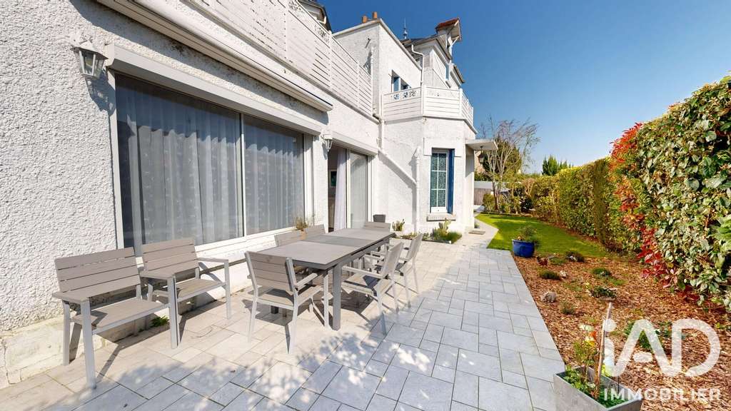 Vente bâtiment mixte de 380m² à Villenoy