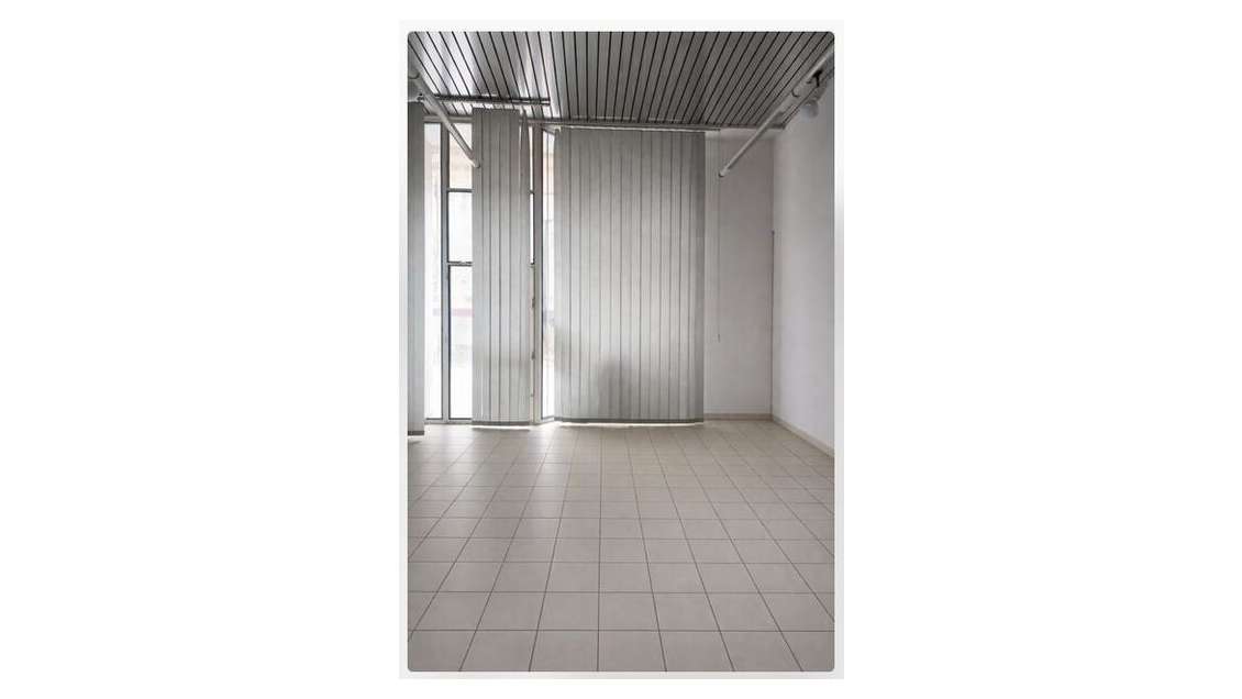 MURS A VENDRE, Proximité TOTEM Découvrez une oppor